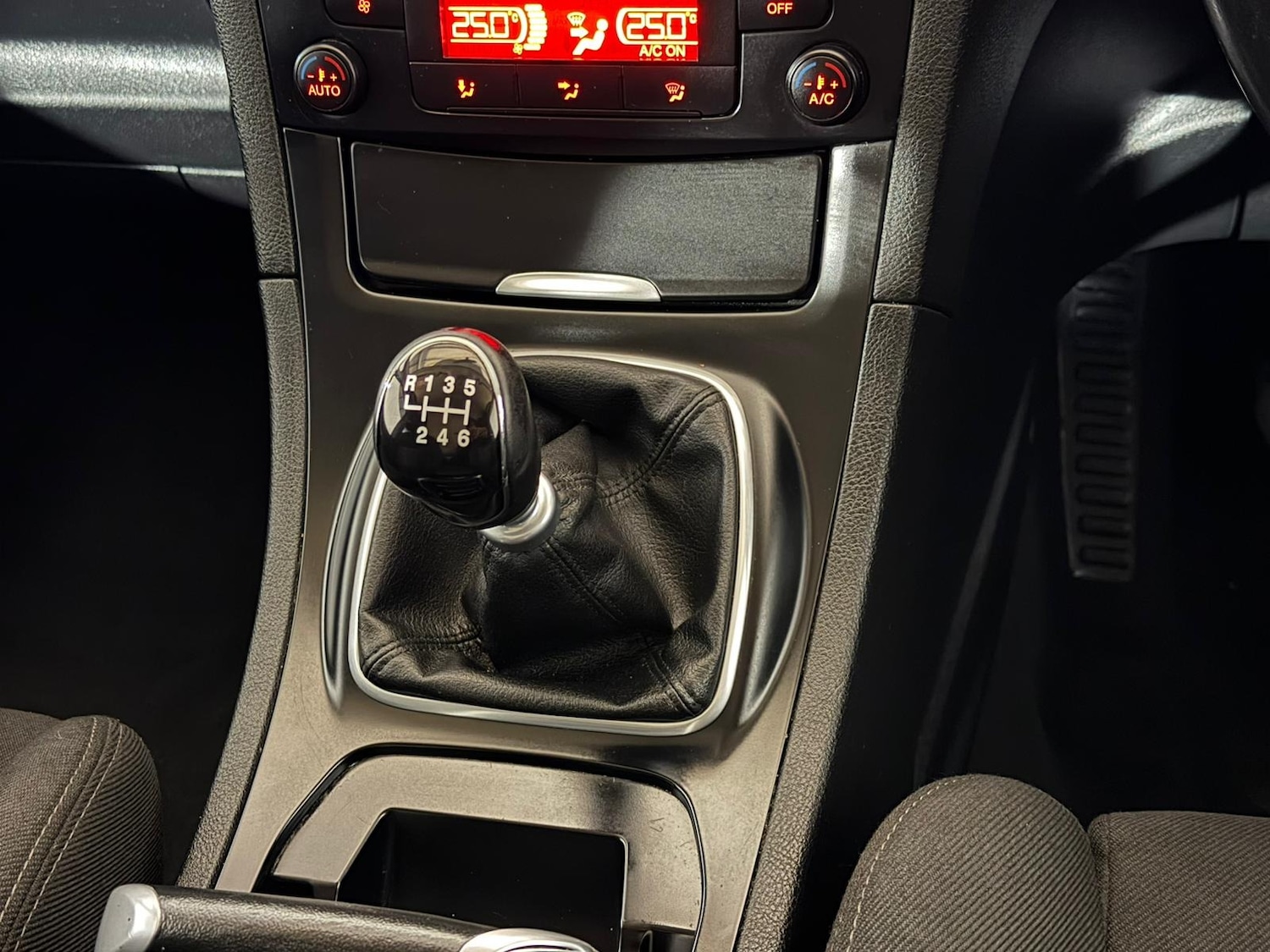 Used Ford S-Max 2014 for sale - 76703722: Photo 15