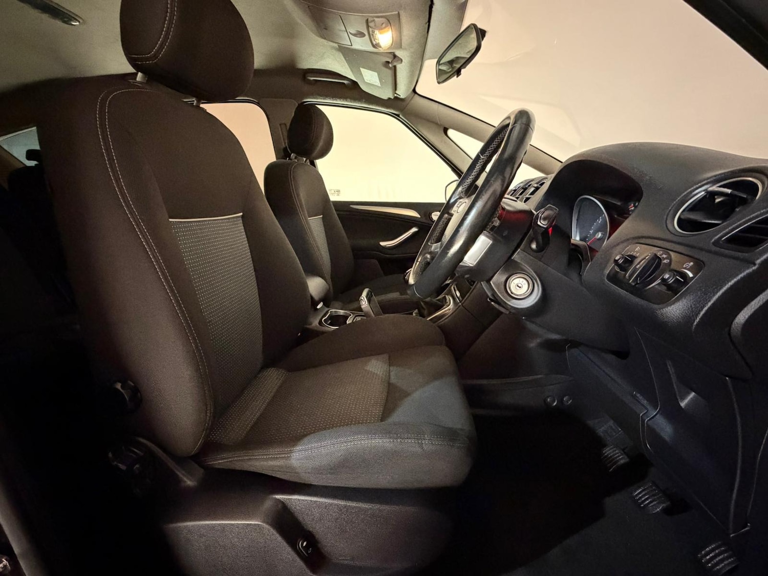 Used Ford S-Max 2014 for sale - 76703722: Photo 16