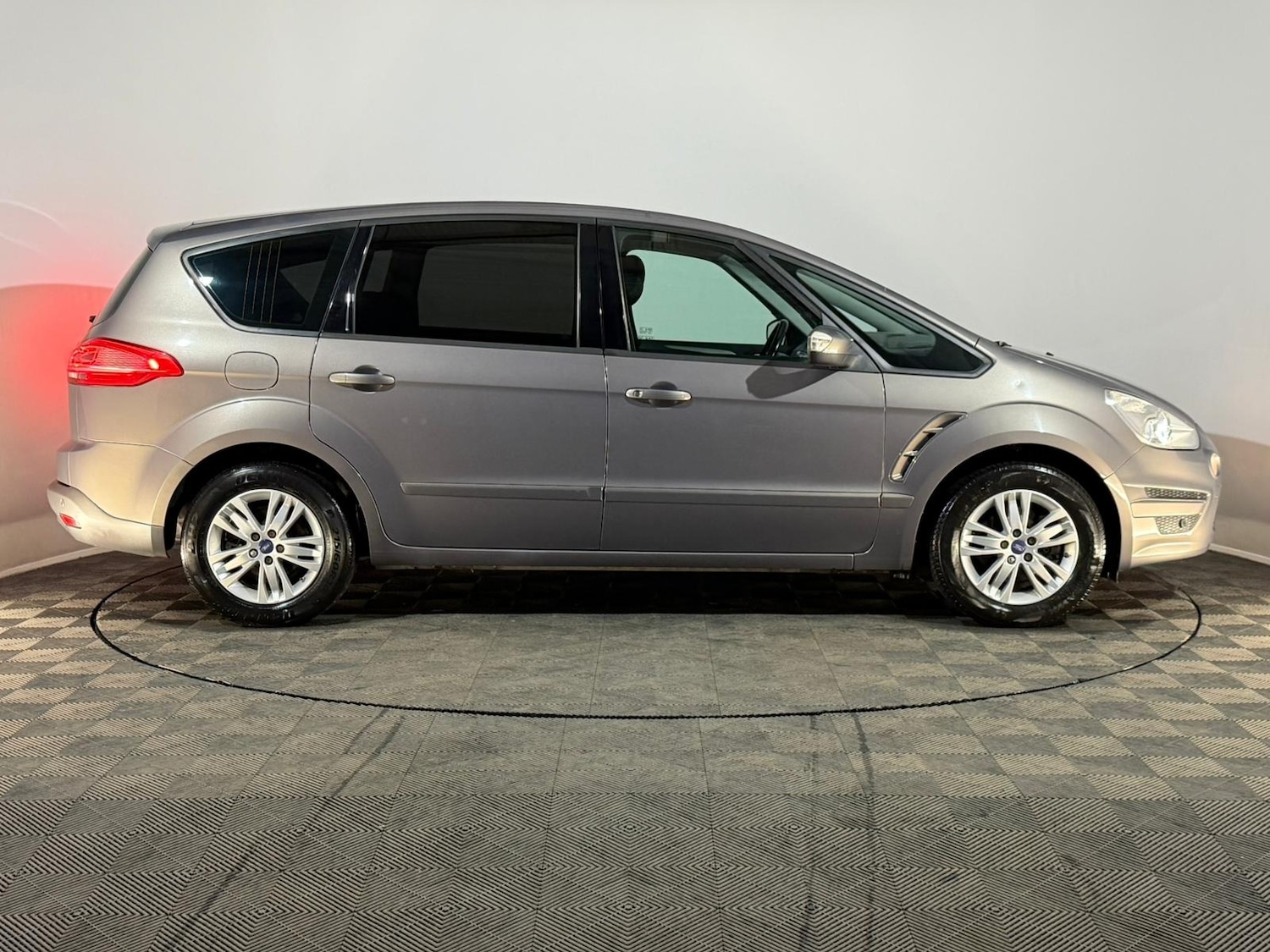 Used Ford S-Max 2014 for sale - 76703722: Photo 4