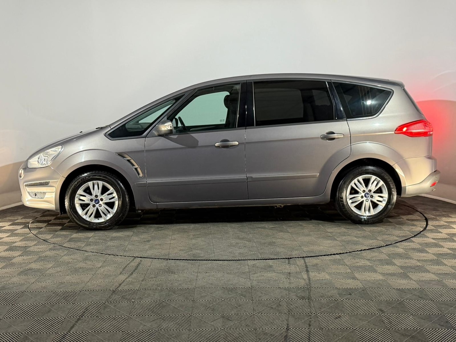 Used Ford S-Max 2014 for sale - 76703722: Photo 5