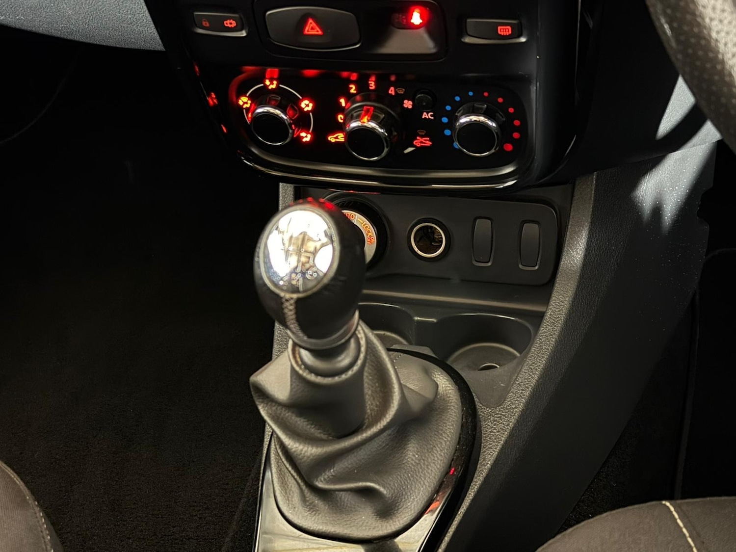 Used Dacia Duster 2014 for sale - 76803304: Photo 15