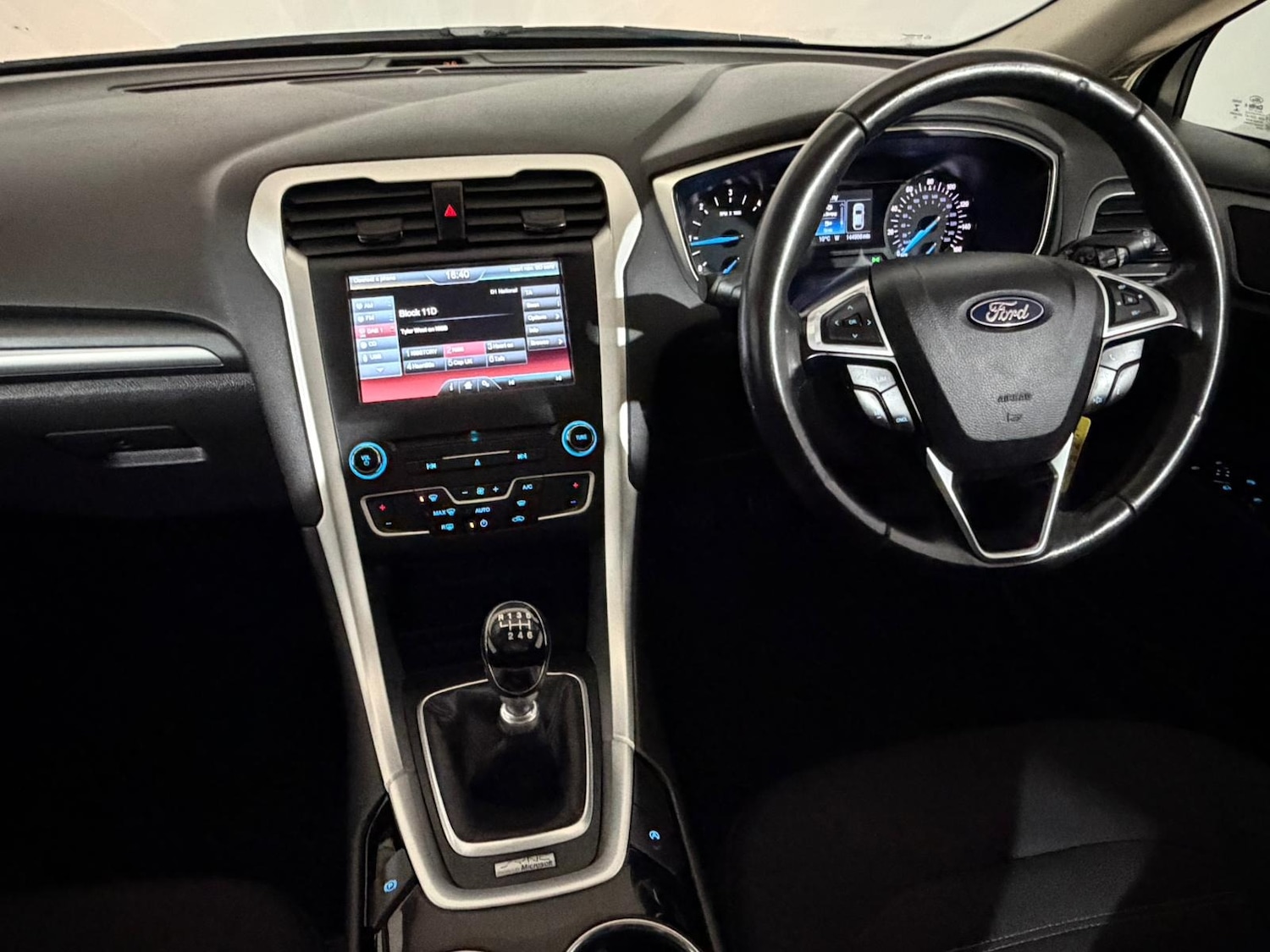 Used Ford Mondeo 2015 for sale - 76931691: Photo 12