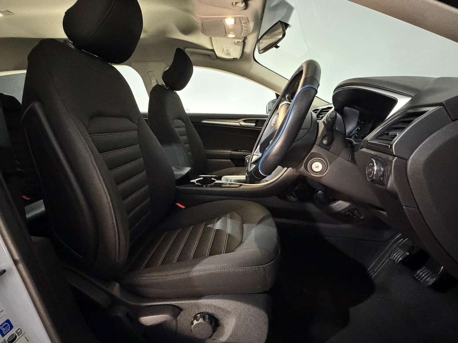 Used Ford Mondeo 2015 for sale - 76931691: Photo 16