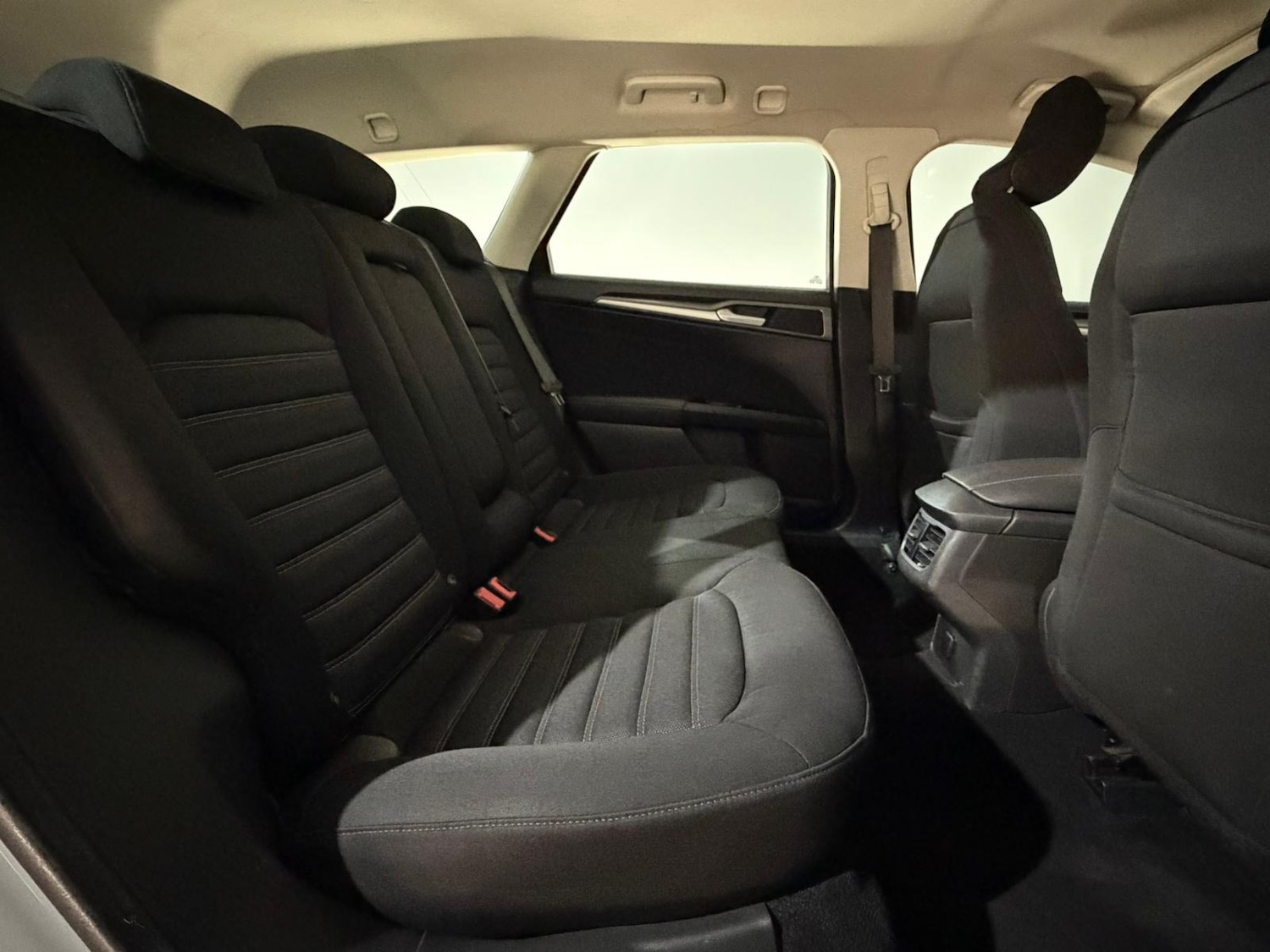 Used Ford Mondeo 2015 for sale - 76931691: Photo 18