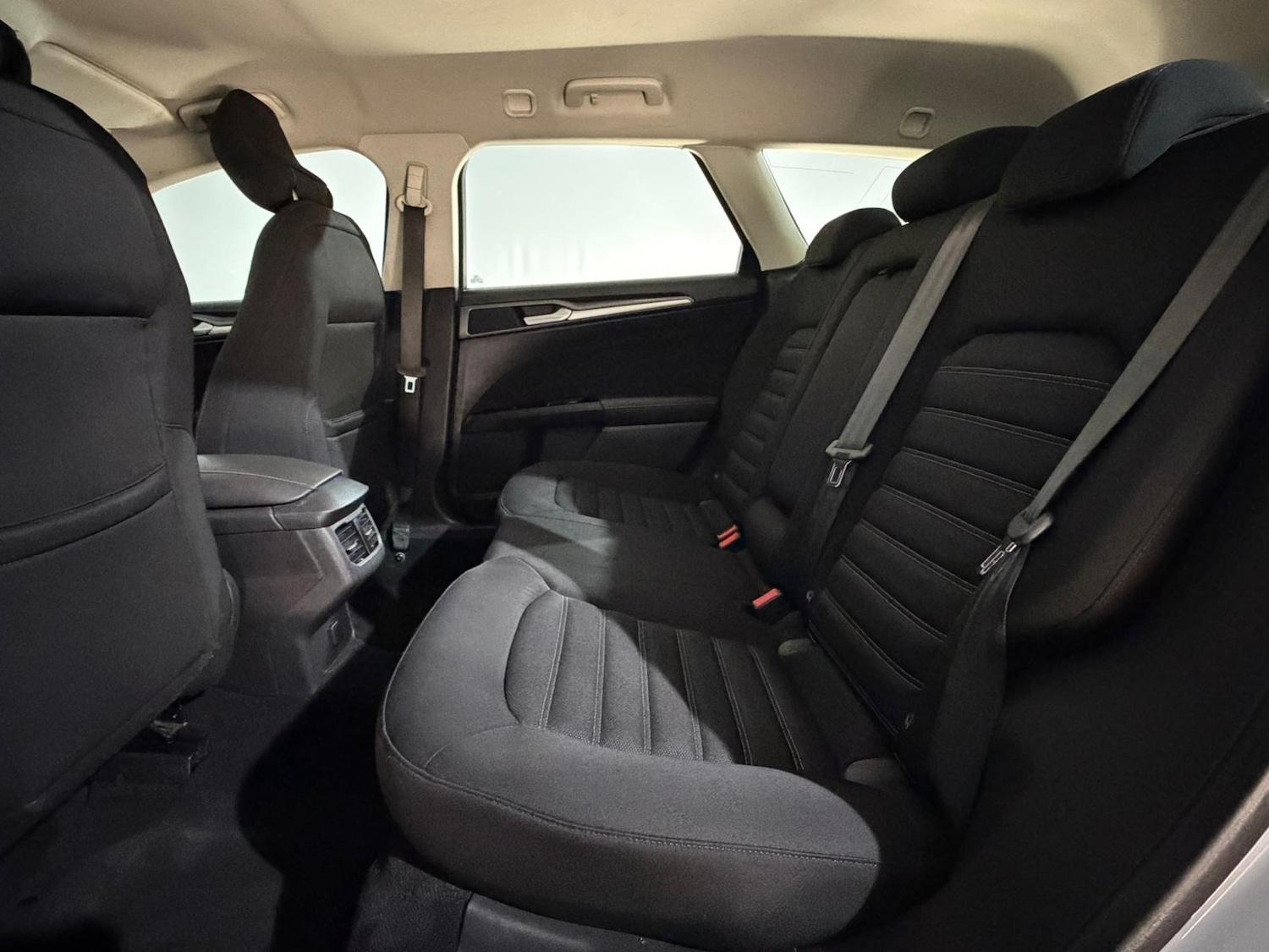 Used Ford Mondeo 2015 for sale - 76931691: Photo 19