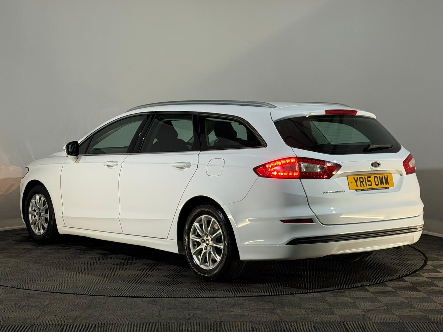 Used Ford Mondeo 2015 for sale - 76931691: Photo 9