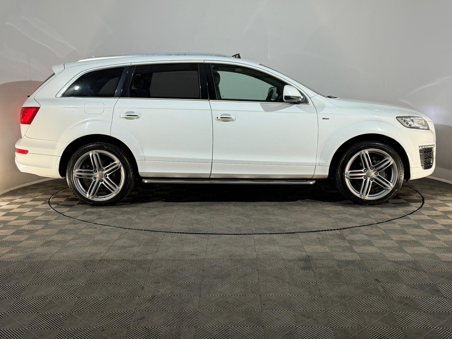 Used Audi Q7 2015 for sale - 76803285: Photo 4