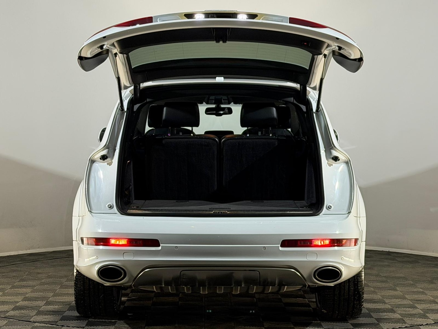 Used Audi Q7 2015 for sale - 76803285: Photo 8