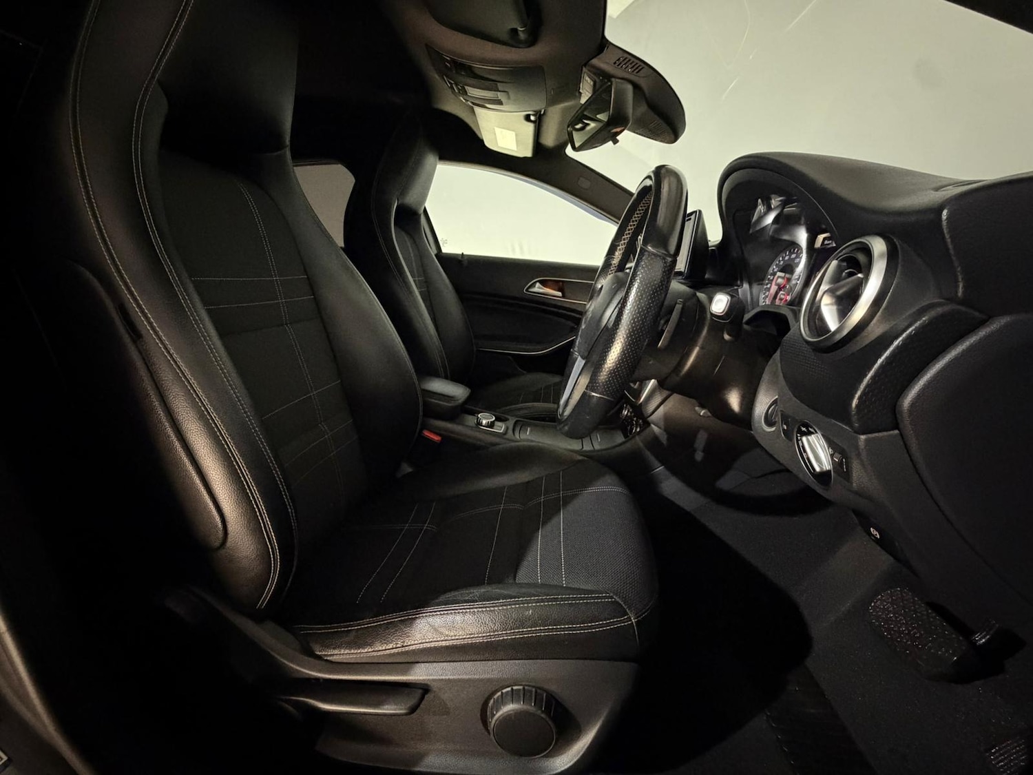 Used Mercedes-Benz A-Class 2013 for sale - 77673977: Photo 15