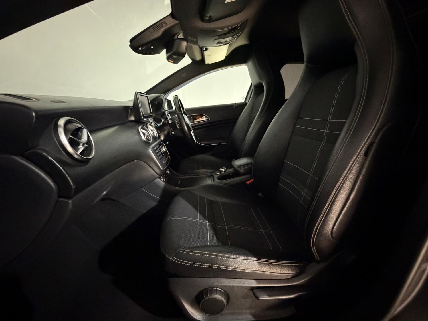 Used Mercedes-Benz A-Class 2013 for sale - 77673977: Photo 16