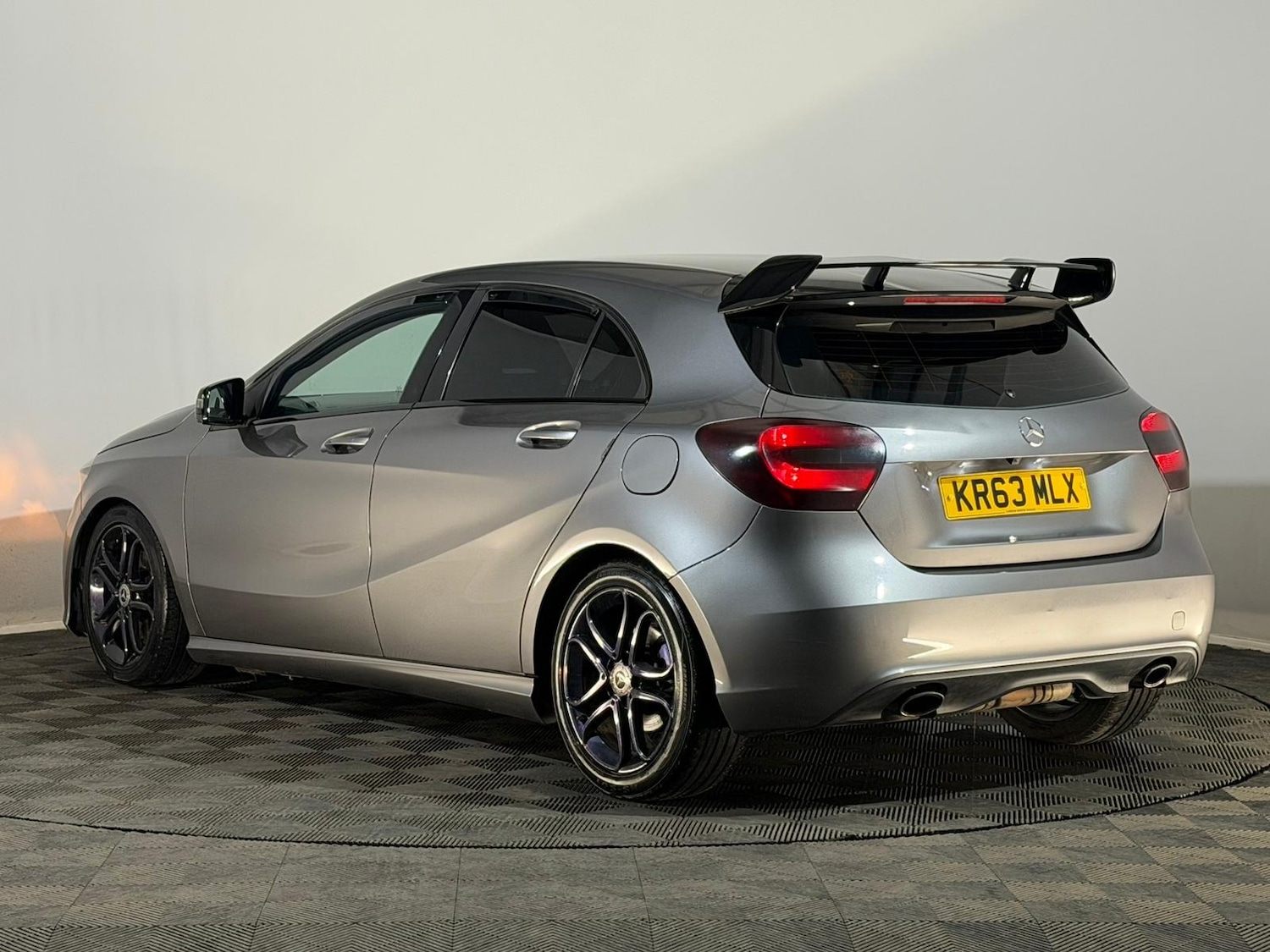 Used Mercedes-Benz A-Class 2013 for sale - 77673977: Photo 9