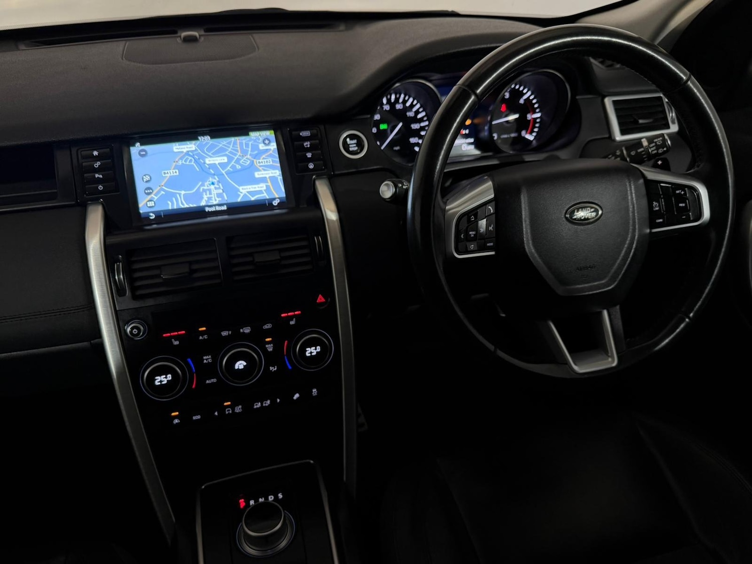 Used Land Rover Discovery Sport 2016 for sale - 76494234: Photo 12