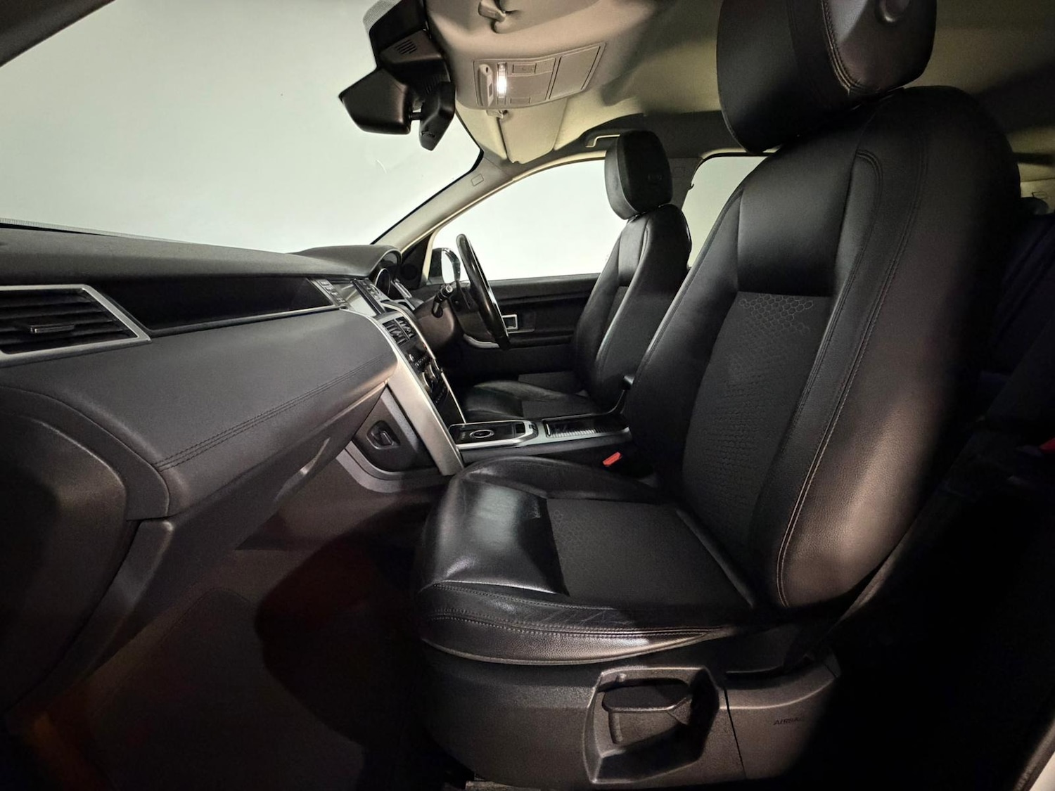 Used Land Rover Discovery Sport 2016 for sale - 76494234: Photo 16