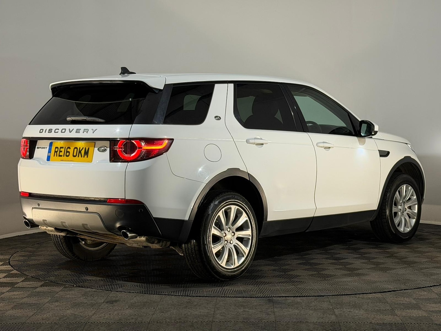 Used Land Rover Discovery Sport 2016 for sale - 76494234: Photo 6