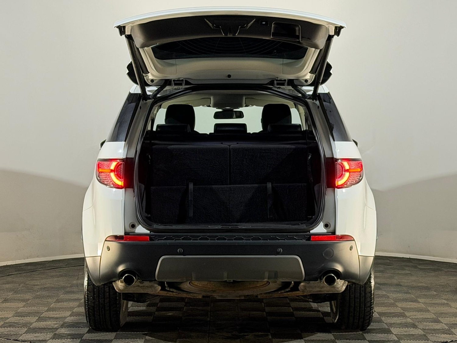 Used Land Rover Discovery Sport 2016 for sale - 76494234: Photo 8