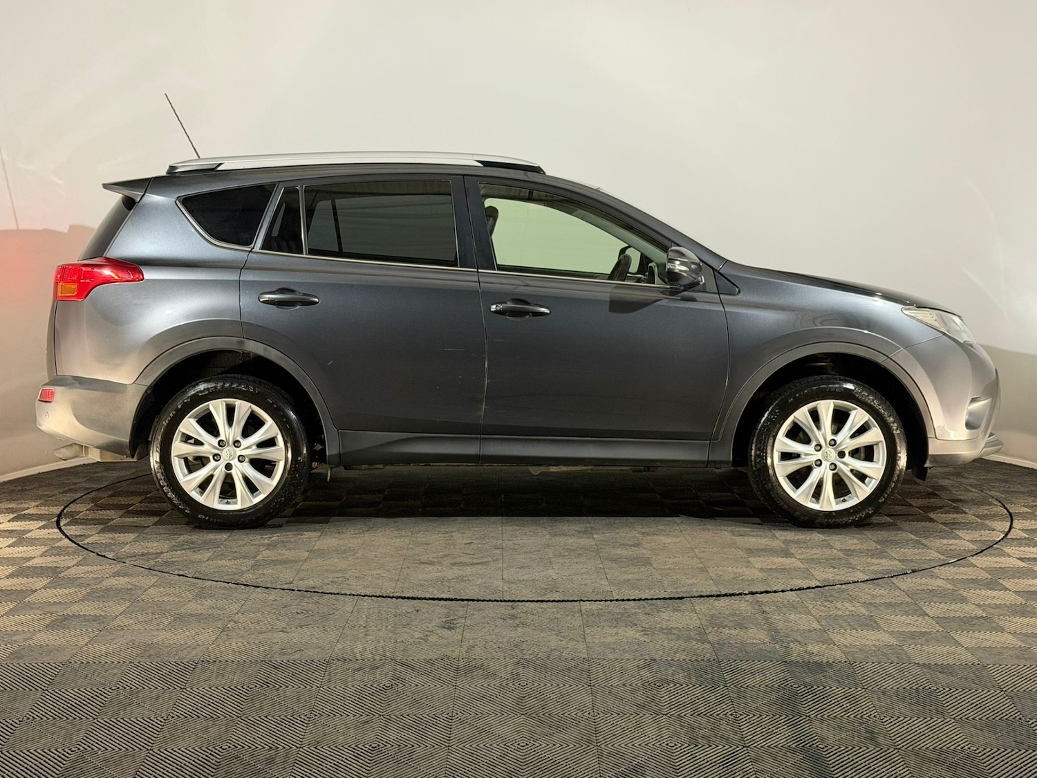 Used Toyota RAV4 2013 for sale - 76297023: Photo 4