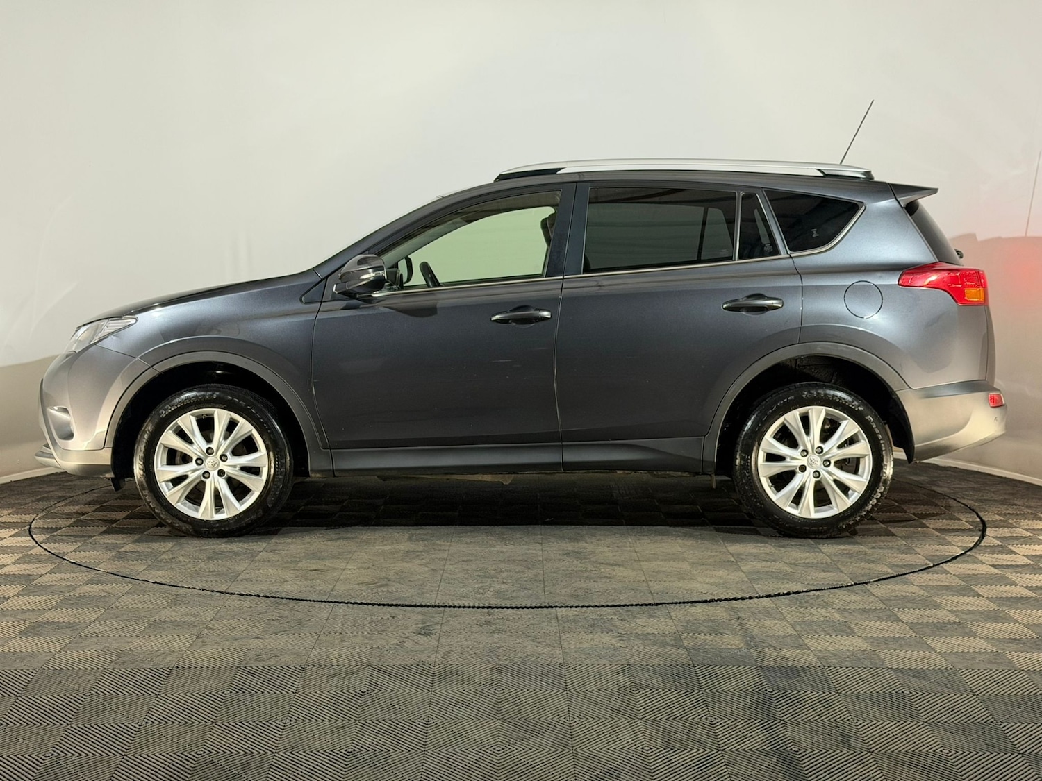 Used Toyota RAV4 2013 for sale - 76297023: Photo 5