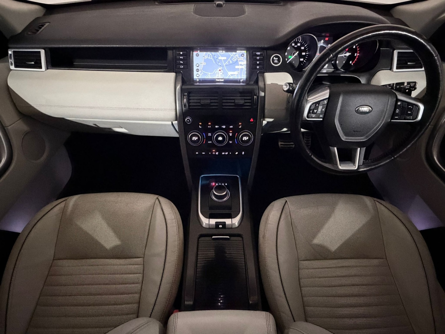 Used Land Rover Discovery Sport 2017 for sale - 76344206: Photo 12