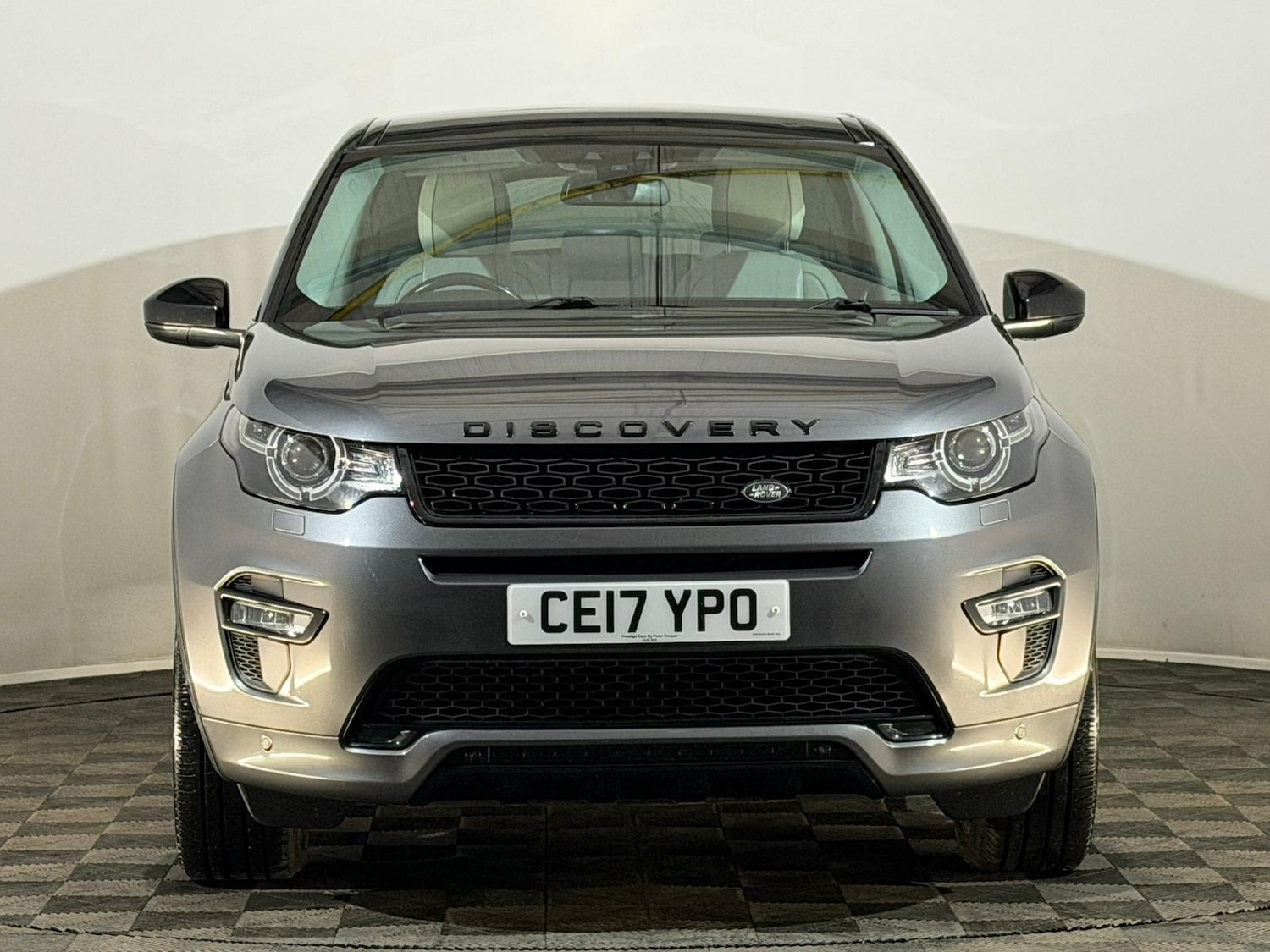 Used Land Rover Discovery Sport 2017 for sale - 76344206: Photo 2