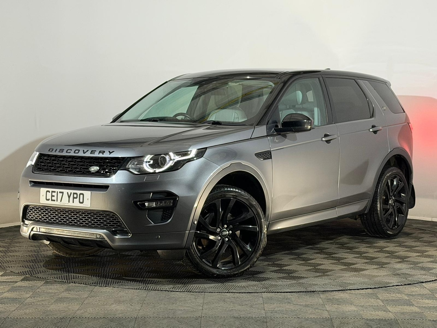 Used Land Rover Discovery Sport 2017 for sale - 76344206: Photo 3