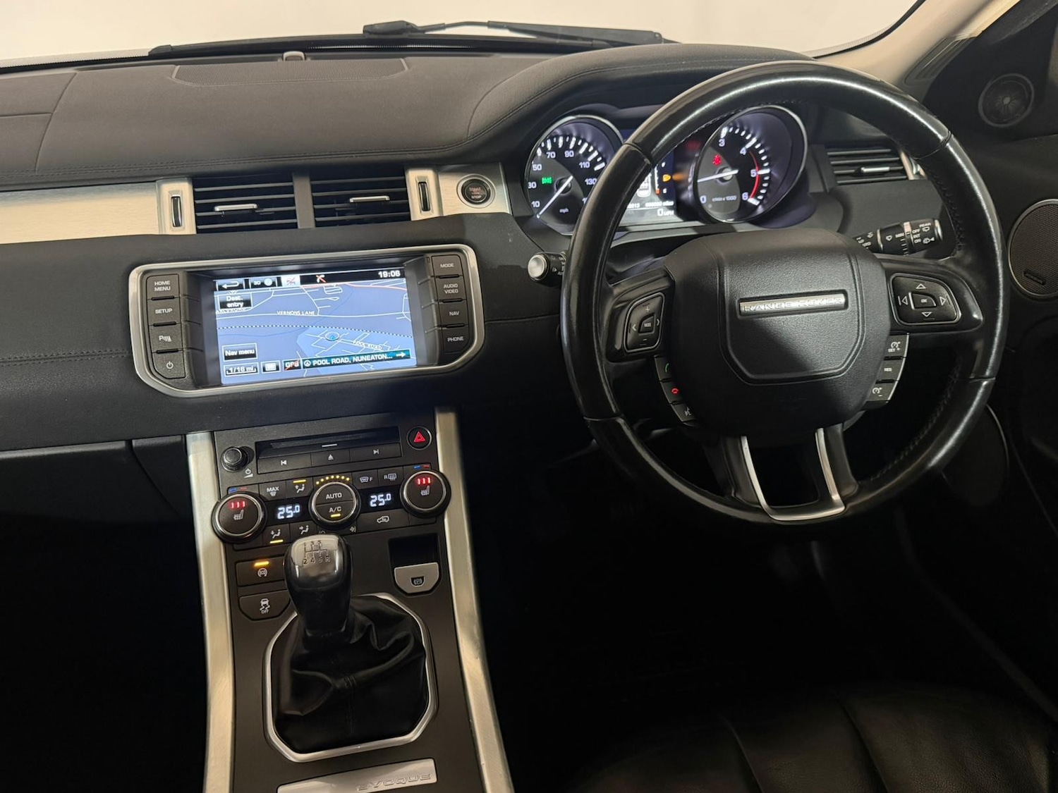 Used Land Rover Range Rover Evoque 2015 for sale - 77365549: Photo 12