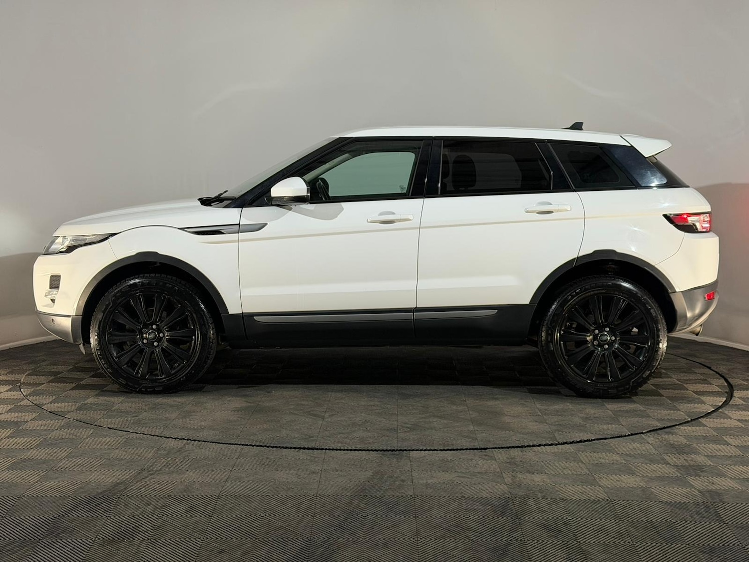 Used Land Rover Range Rover Evoque 2015 for sale - 77365549: Photo 5