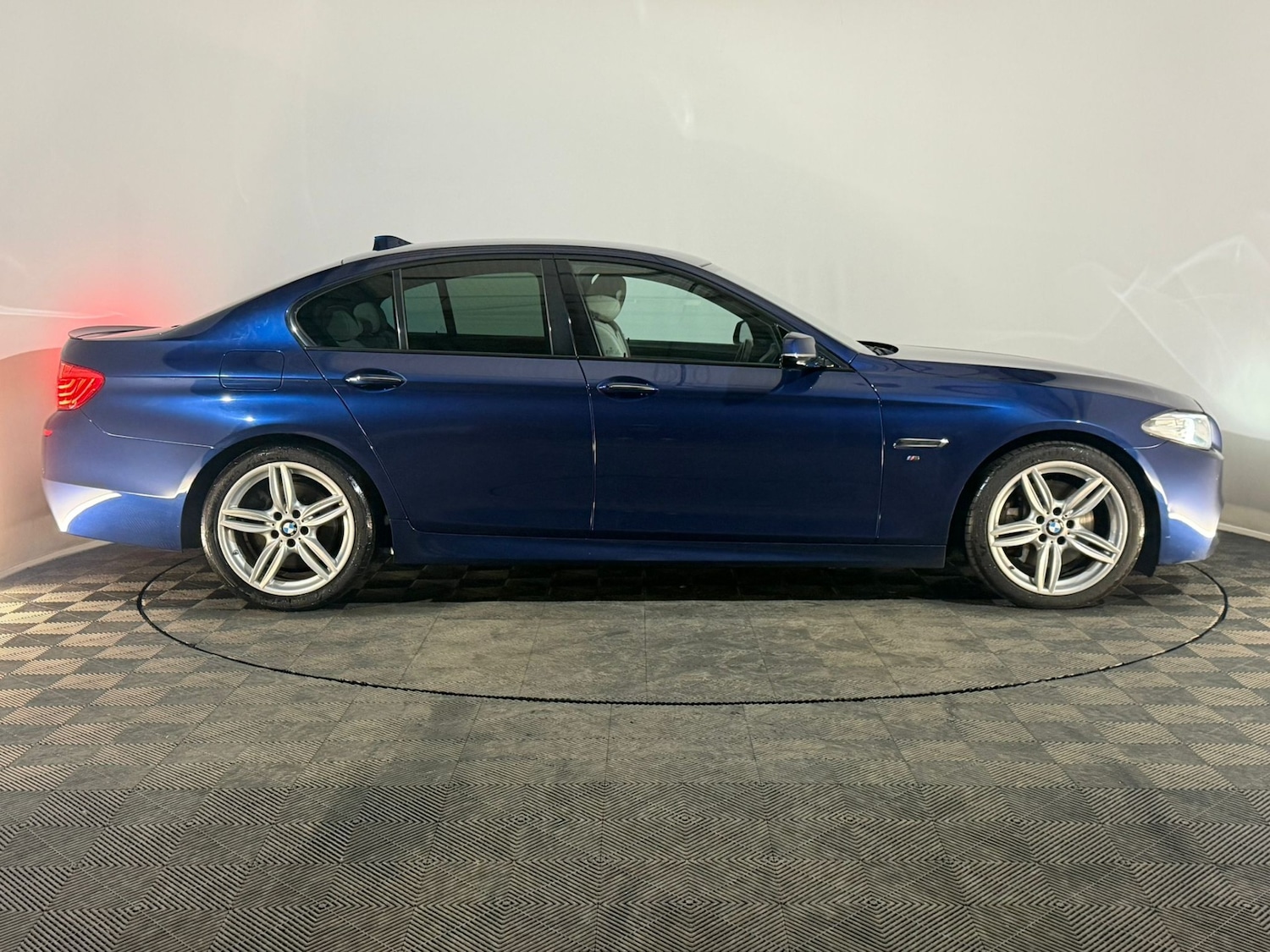 Used BMW 5 Series 2015 for sale - 77231657: Photo 4