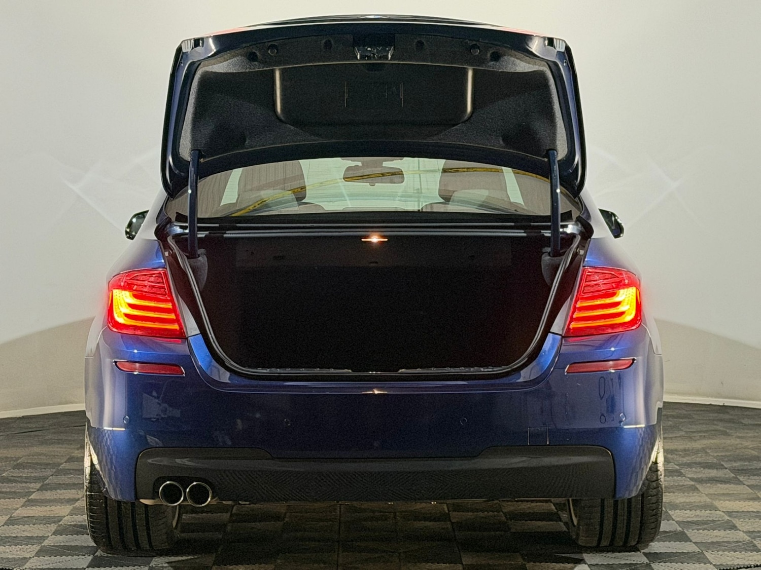 Used BMW 5 Series 2015 for sale - 77231657: Photo 8