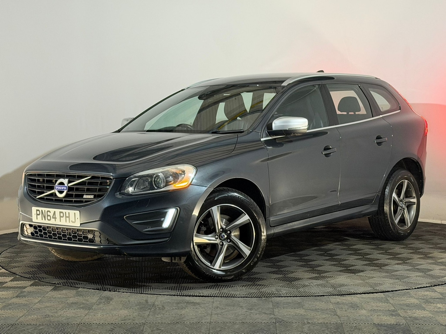 Used Volvo XC60 2014 for sale - 77698480: Photo 3