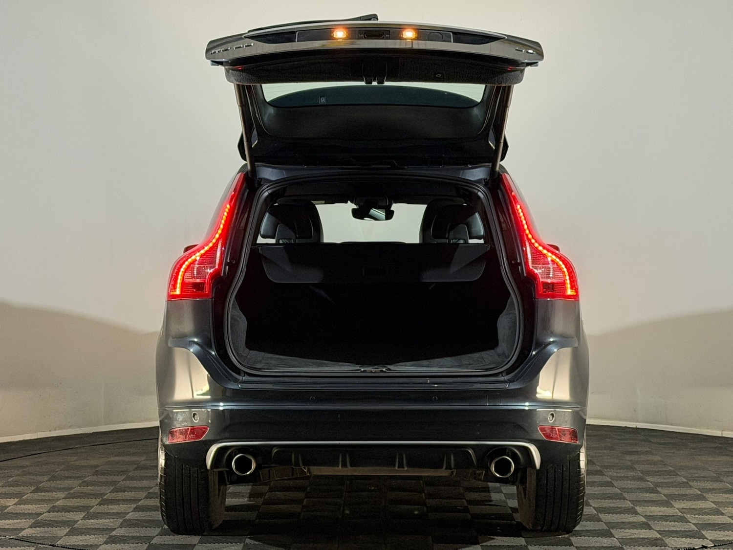 Used Volvo XC60 2014 for sale - 77698480: Photo 8