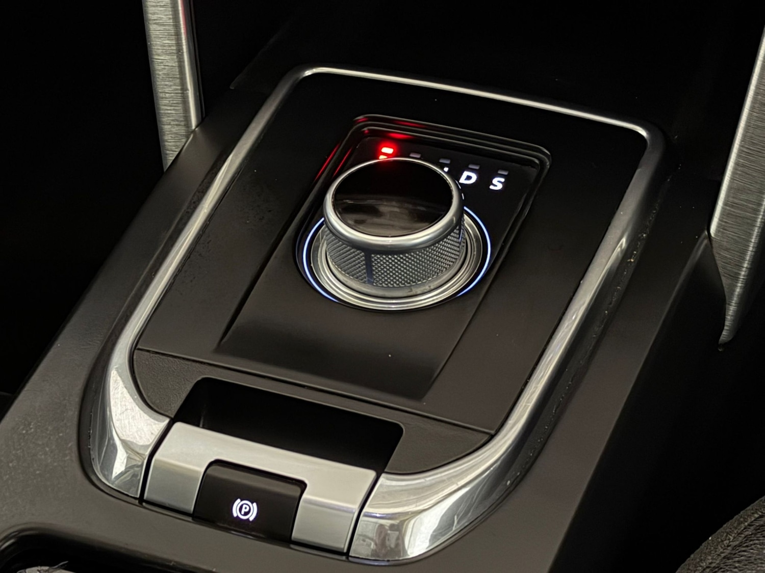 Used Land Rover Discovery Sport 2015 for sale - 78120845: Photo 15