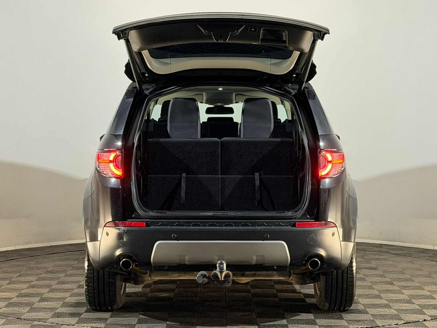 Used Land Rover Discovery Sport 2015 for sale - 78120845: Photo 8