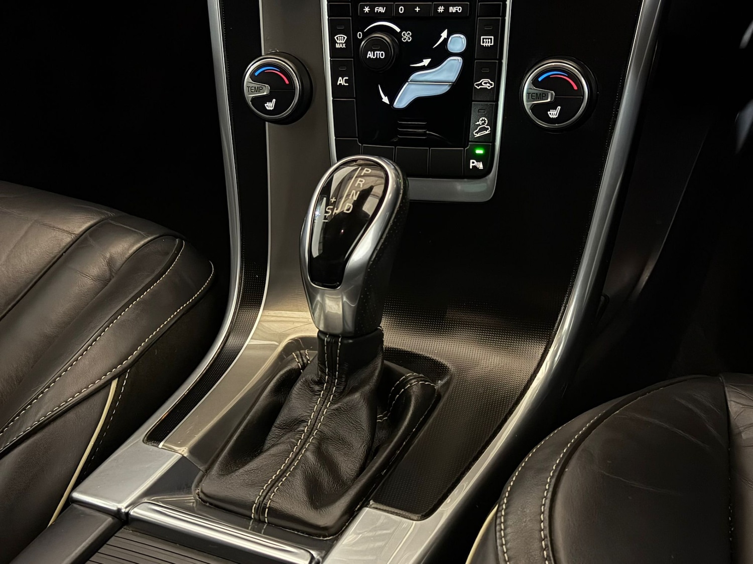 Used Volvo XC60 2013 for sale - 77627034: Photo 15