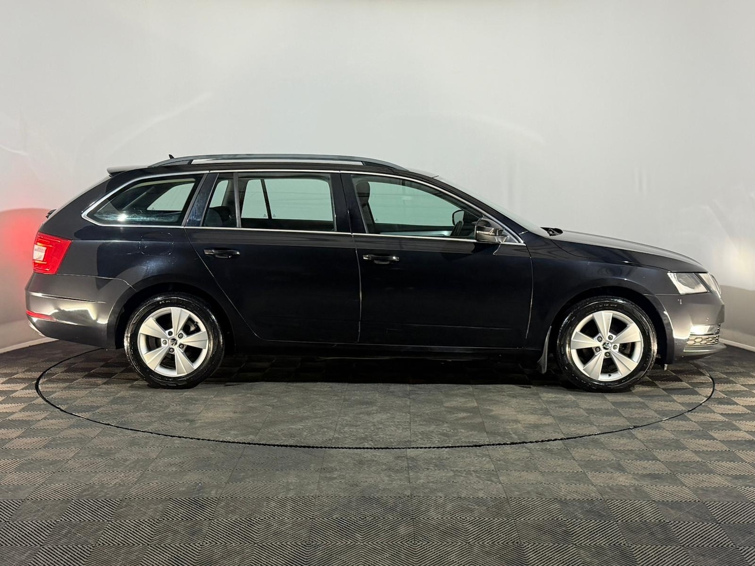 Used Skoda Octavia 2017 for sale - 77312755: Photo 4