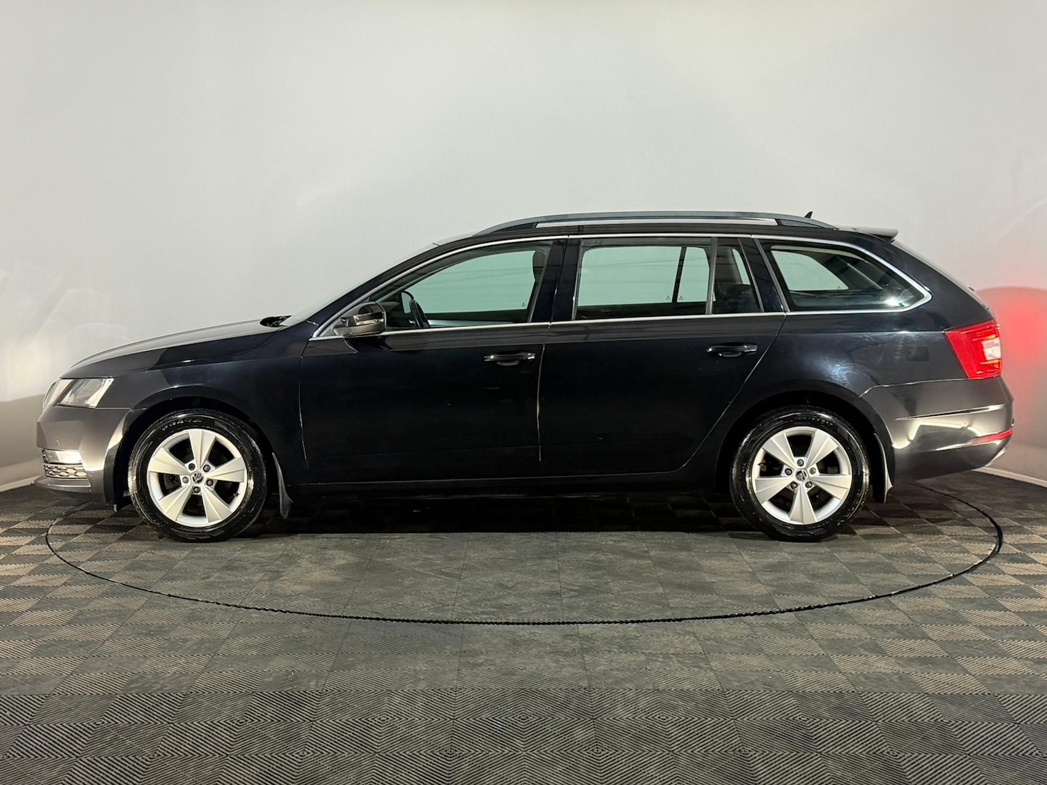 Used Skoda Octavia 2017 for sale - 77312755: Photo 5