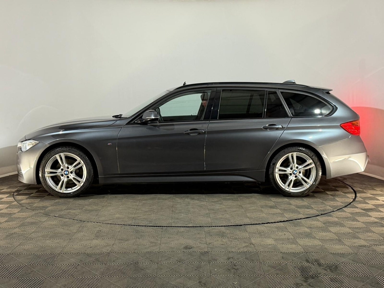 Used BMW 3 Series 2014 for sale - 77979818: Photo 3