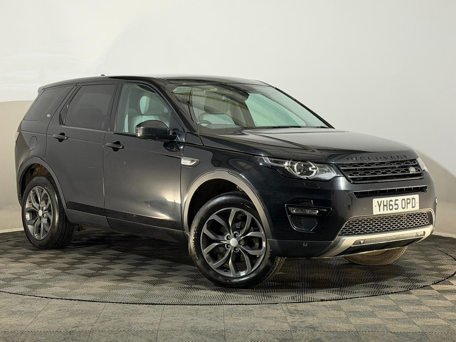 Used Land Rover Discovery Sport 2015 for sale - 76518655: Photo 1