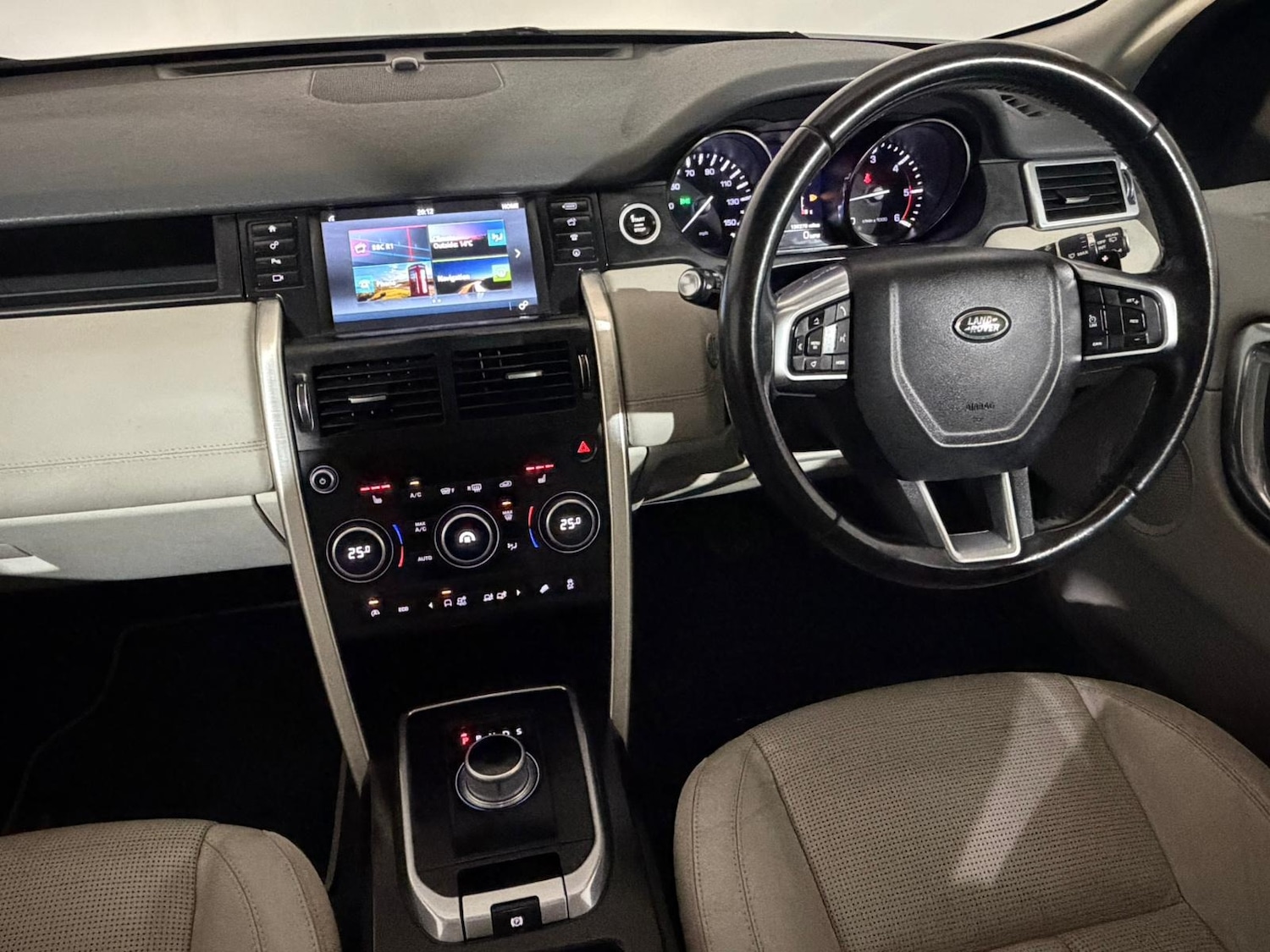 Used Land Rover Discovery Sport 2015 for sale - 76518655: Photo 11