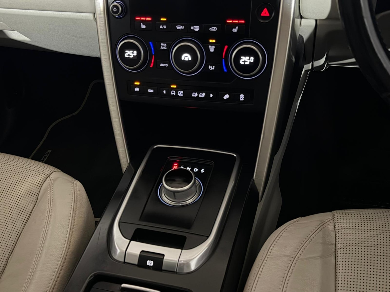 Used Land Rover Discovery Sport 2015 for sale - 76518655: Photo 14