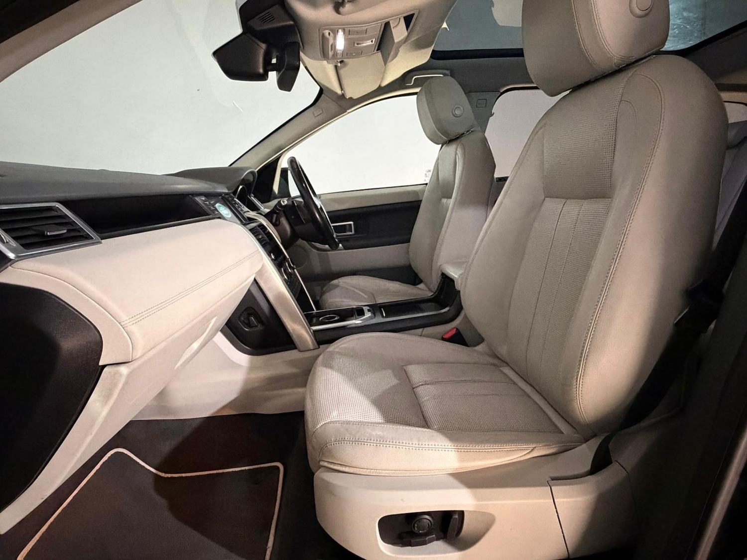 Used Land Rover Discovery Sport 2015 for sale - 76518655: Photo 17