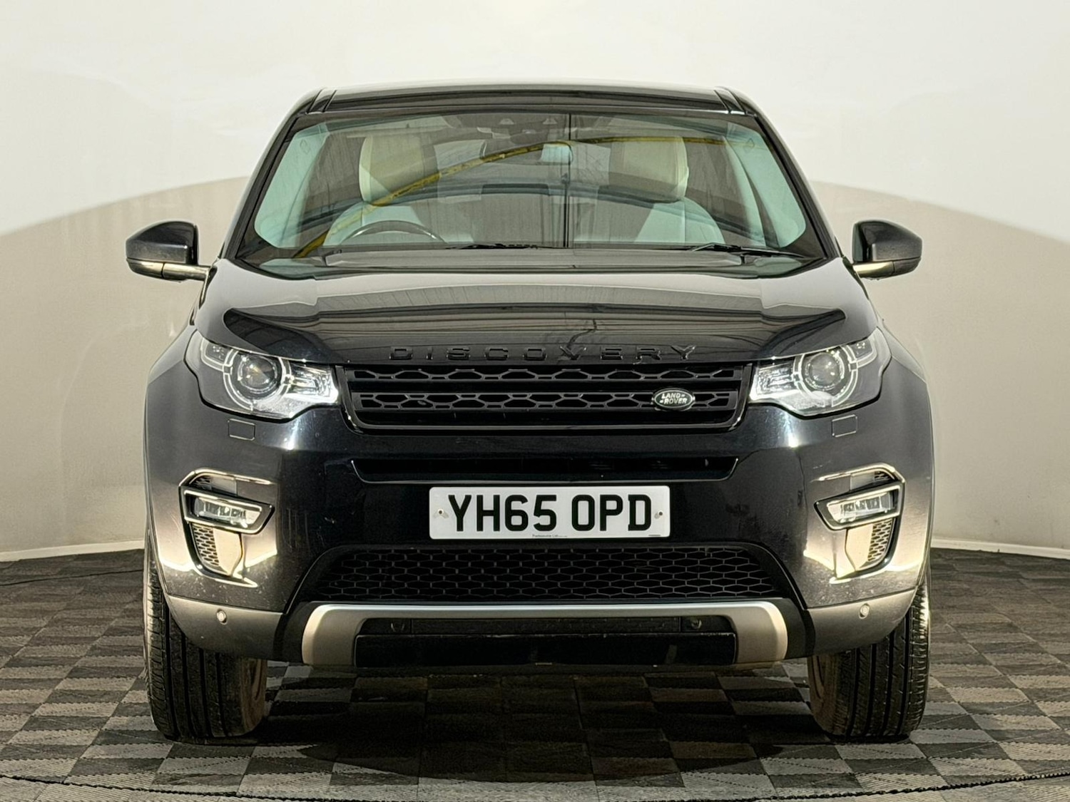 Used Land Rover Discovery Sport 2015 for sale - 76518655: Photo 2