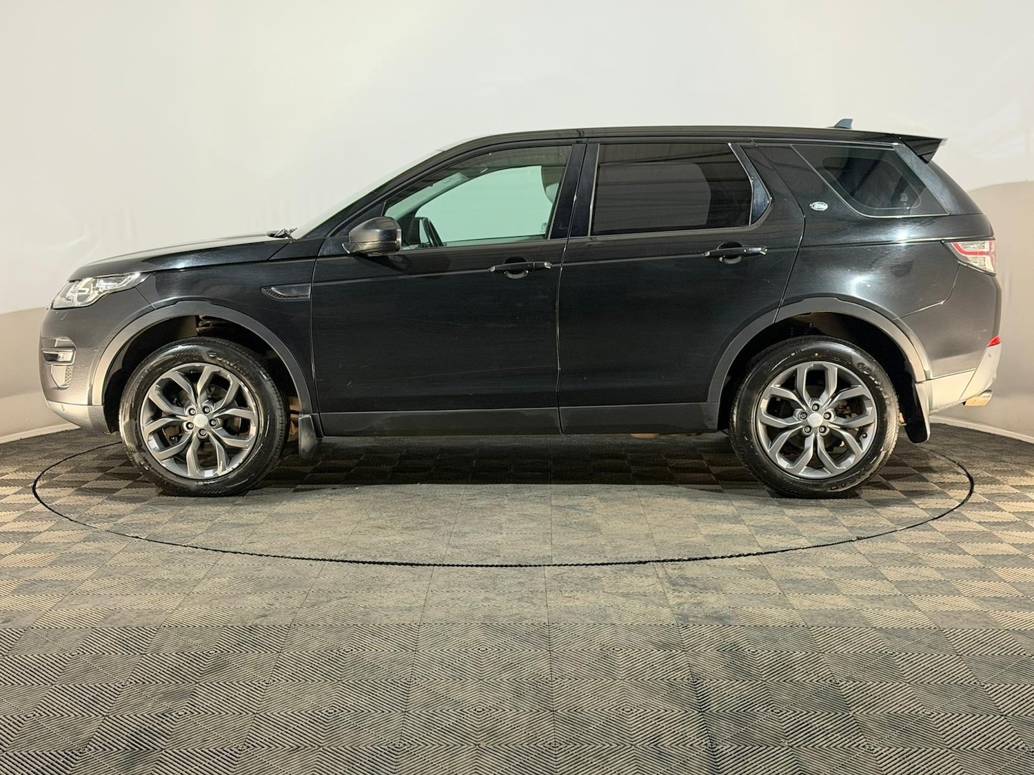 Used Land Rover Discovery Sport 2015 for sale - 76518655: Photo 5