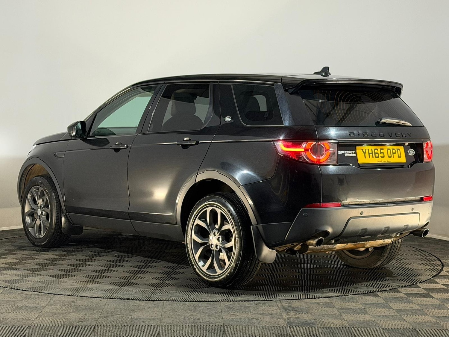 Used Land Rover Discovery Sport 2015 for sale - 76518655: Photo 9