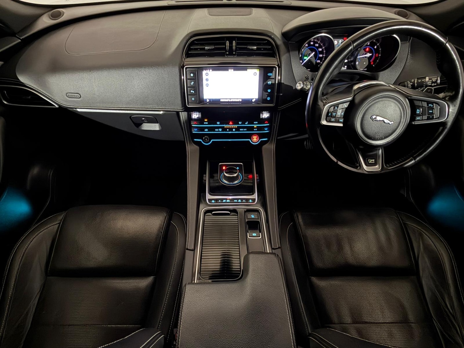 Used Jaguar F-Pace 2017 for sale - 76419932: Photo 11