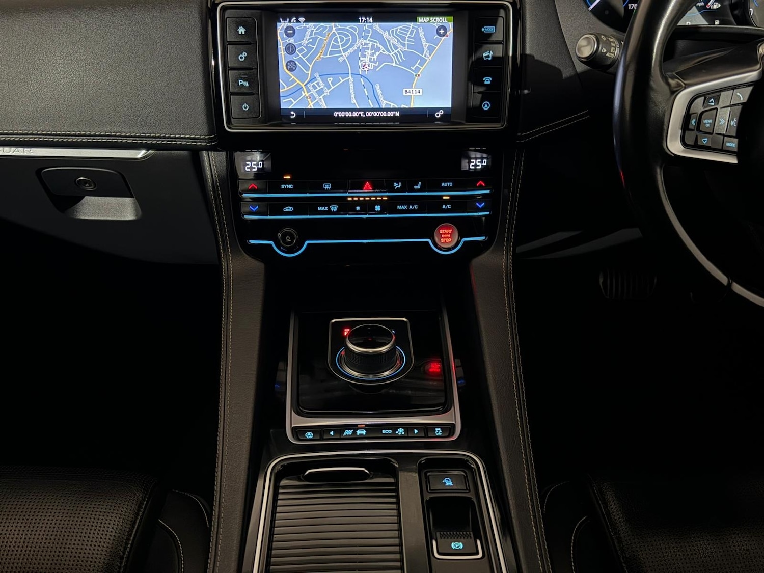 Used Jaguar F-Pace 2017 for sale - 76419932: Photo 14