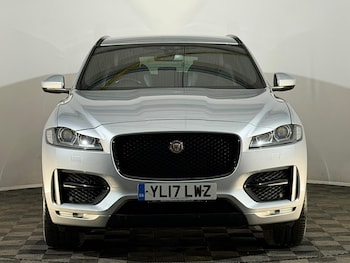 Used Jaguar F-Pace 2017 for sale - 76419932: Photo