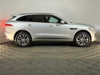 Used Jaguar F-Pace 2017 for sale - 76419932: Photo