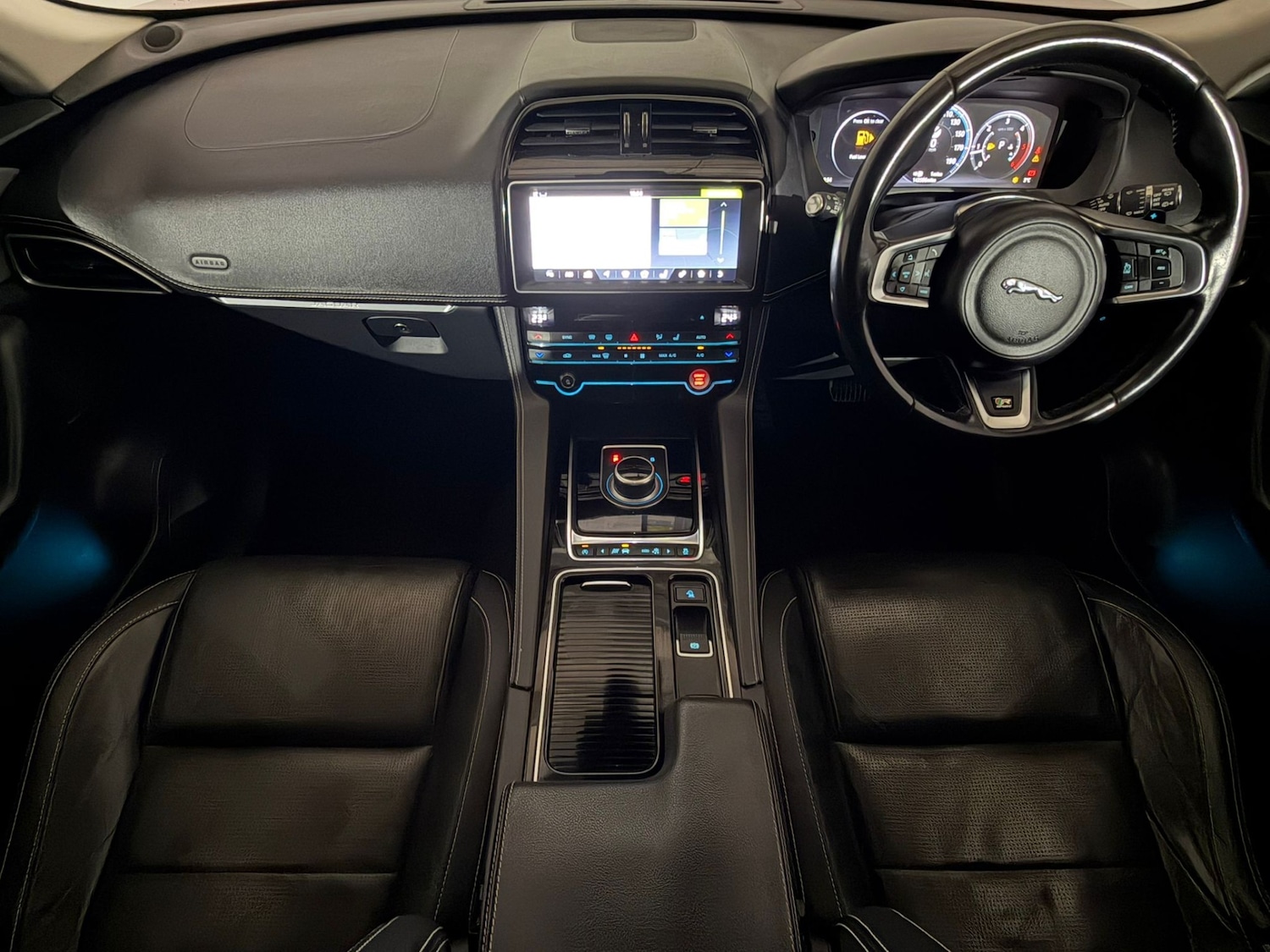 Used Jaguar F-Pace 2016 for sale - 77617370: Photo 11