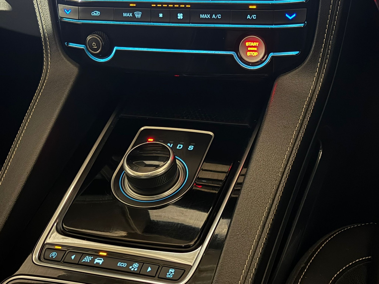 Used Jaguar F-Pace 2016 for sale - 77617370: Photo 15