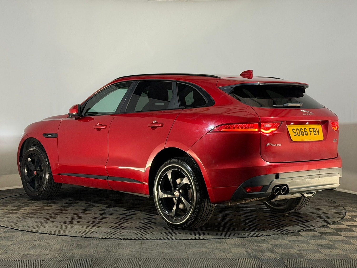 Used Jaguar F-Pace 2016 for sale - 77617370: Photo 9